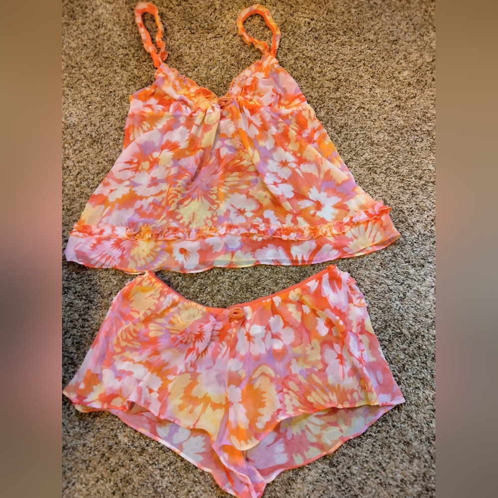 Ambrielle Women's Size M Light Weight Shorts With Matching Top